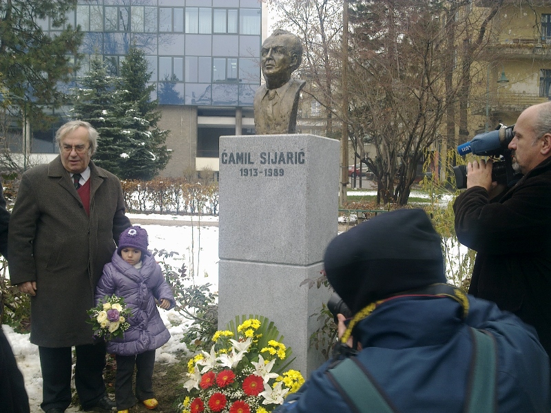 Otkrivanje biste Ćamila Sijarića